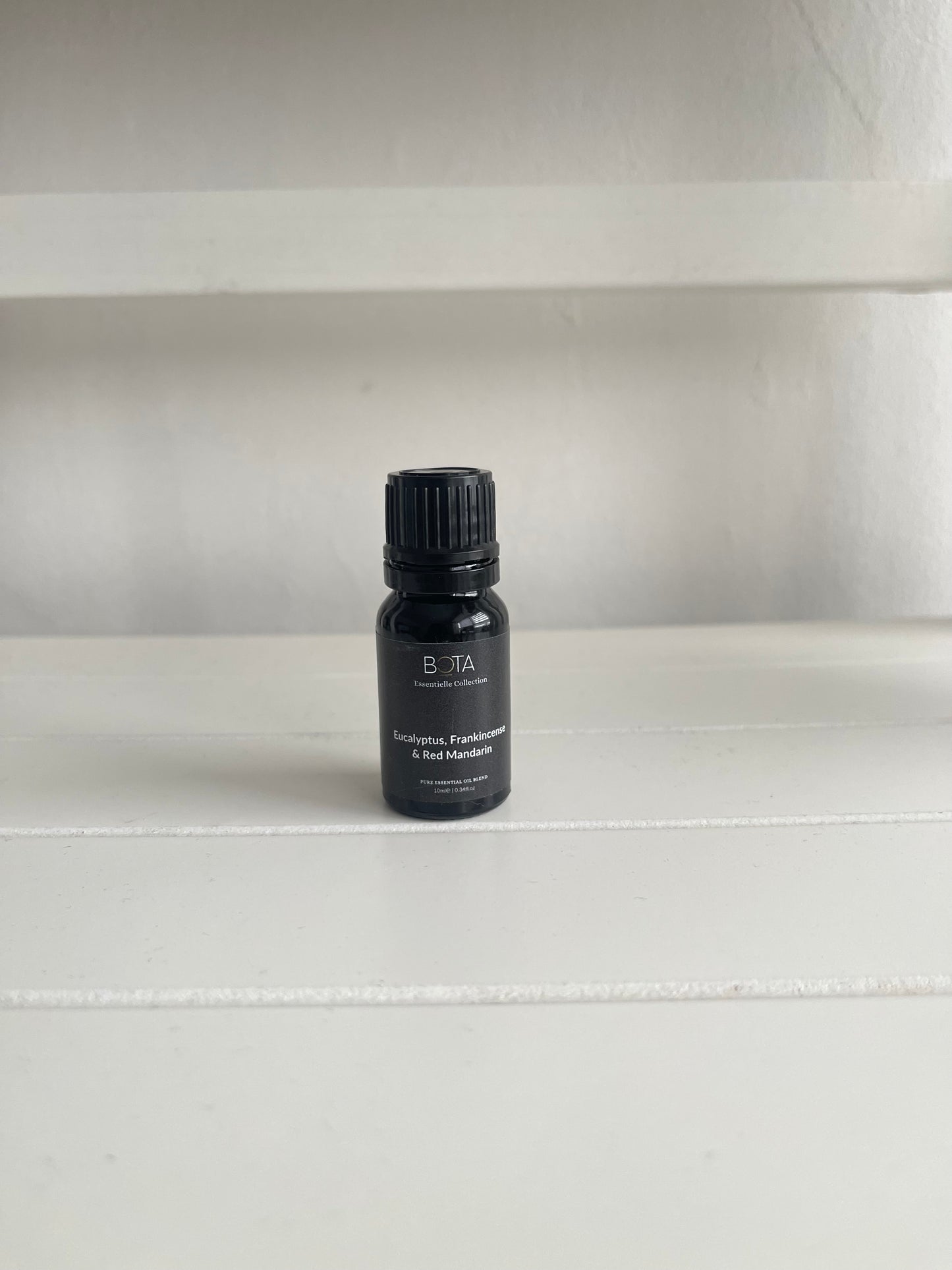 Essentielle Collection | Frankincense, Eucalyptus & Red Mandarin Essential Oil Blend